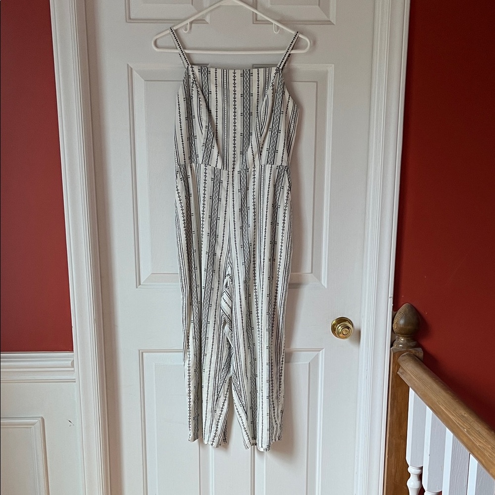Old Navy Women’s Size Small Petite Striped Jumpsuit in White and Black